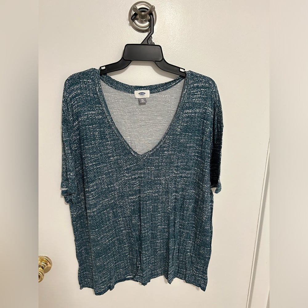 Old Navy V-neck Tee, green and white pattern, size XXL